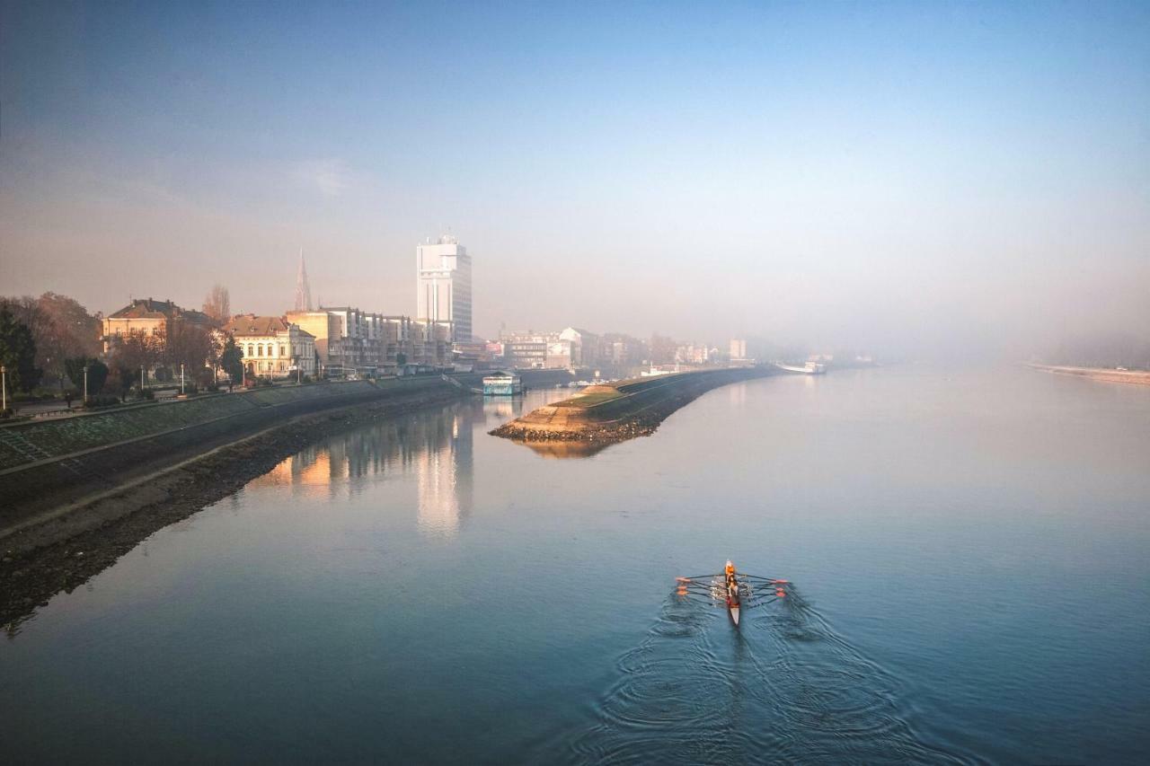 Riverview Apartment Osijek Exterior photo