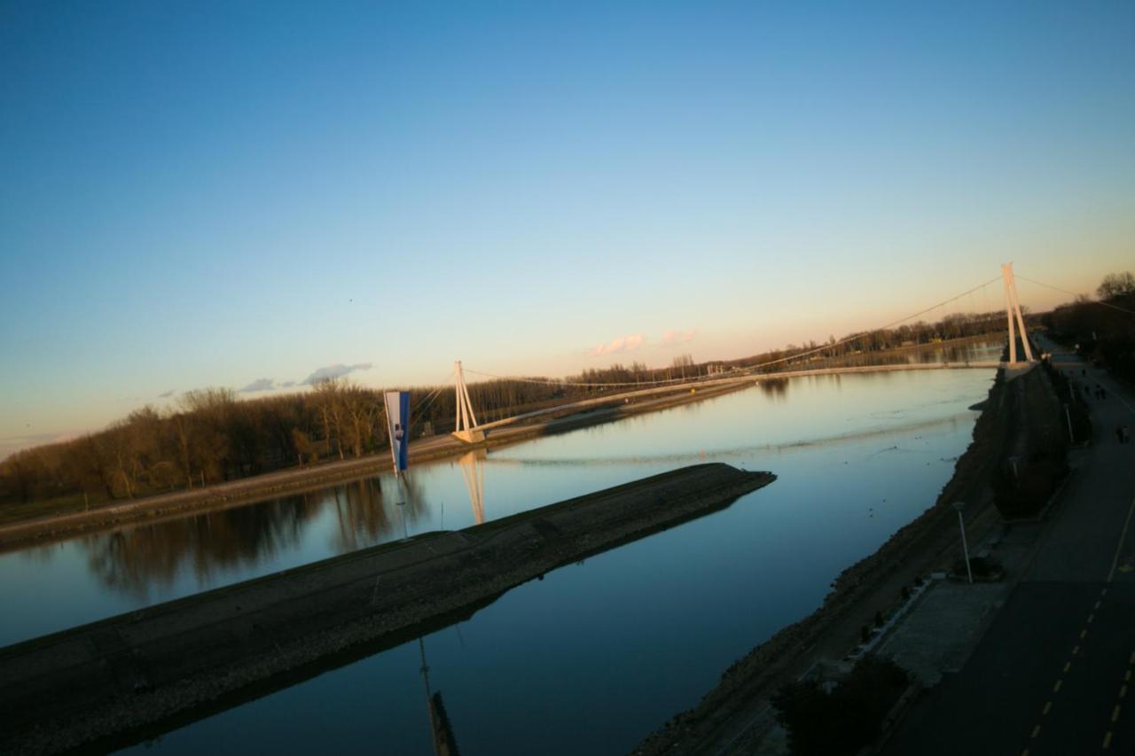 Riverview Apartment Osijek Room photo