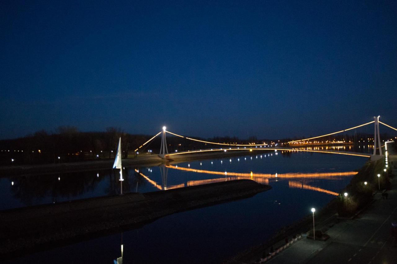 Riverview Apartment Osijek Room photo